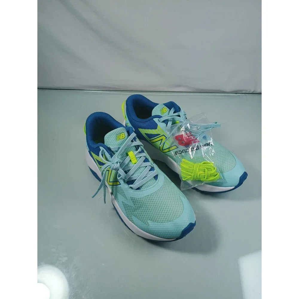 New Balance product pair